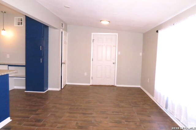 Image 2 of 25 For 710 Karen Ln