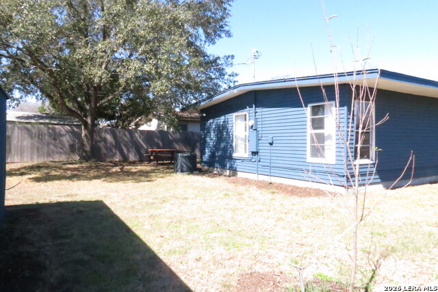 Image 22 of 25 For 710 Karen Ln