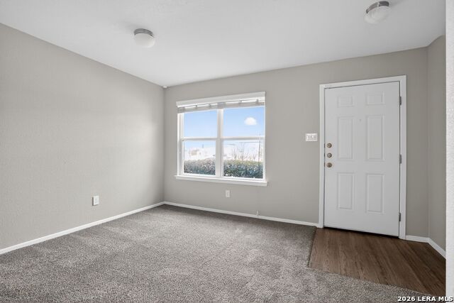 Image 4 of 32 For 9527 Apple Ridge Ln