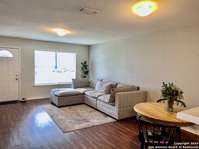 Image 4 of 5 For 31 Bratton  31