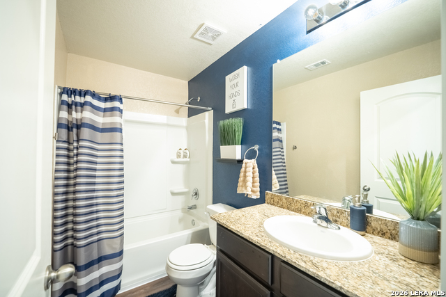 Image 16 of 18 For 6139 Lakefront