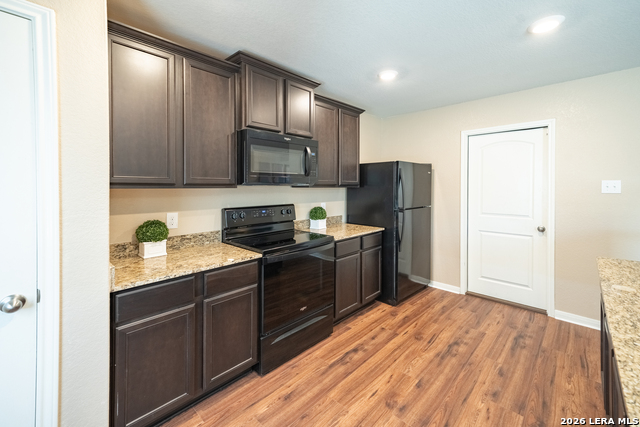 Image 9 of 18 For 6139 Lakefront