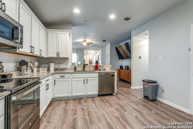 Image 10 of 26 For 756 Spectrum