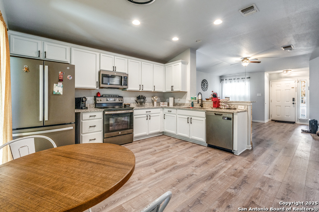 Image 11 of 26 For 756 Spectrum