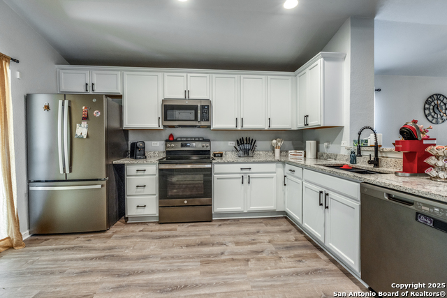 Image 13 of 26 For 756 Spectrum