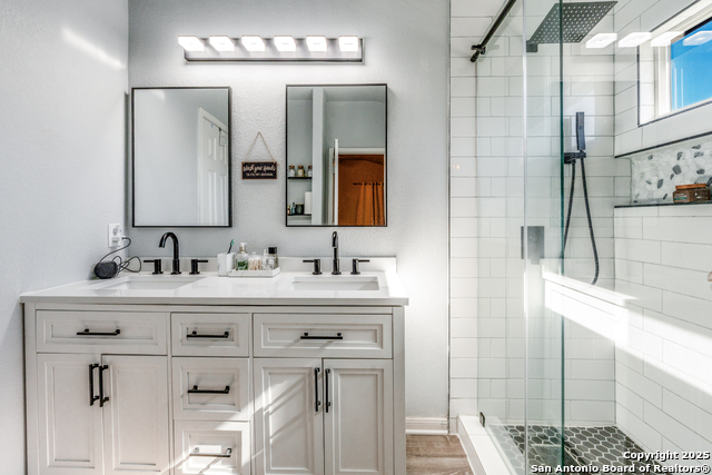 Image 16 of 26 For 756 Spectrum