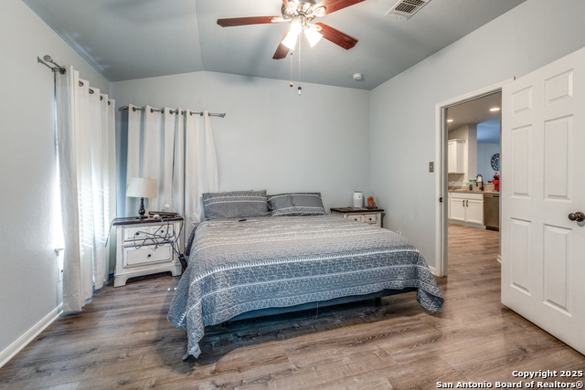 Image 17 of 26 For 756 Spectrum