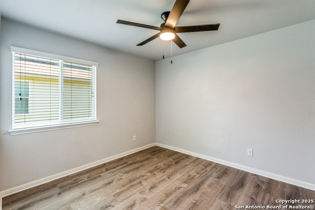 Image 19 of 26 For 756 Spectrum