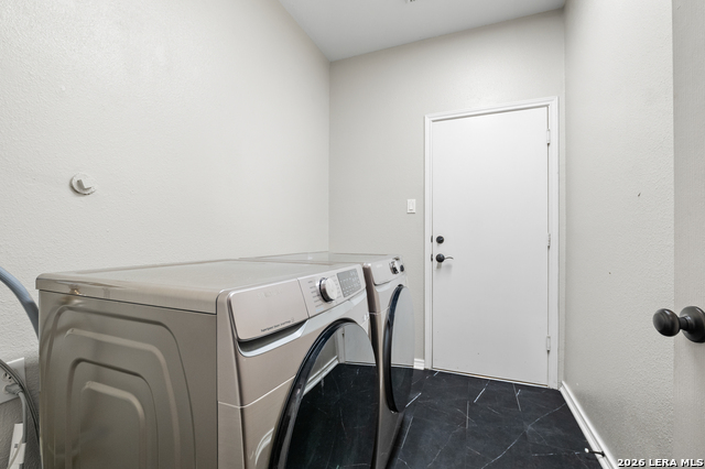 Image 18 of 47 For 2634 Lakehills St