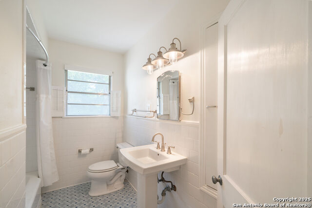 Image 16 of 27 For 133 Anne Lewis Dr