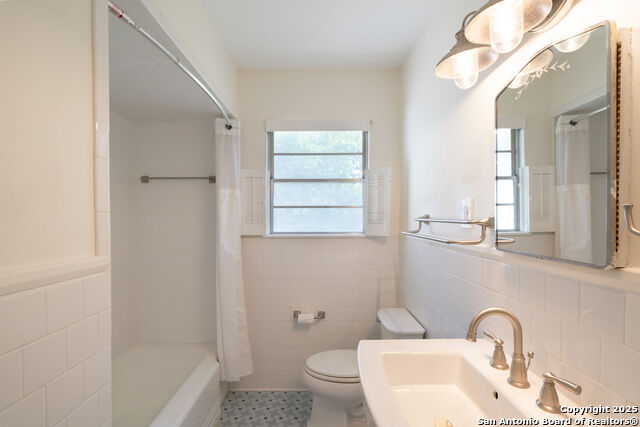 Image 17 of 27 For 133 Anne Lewis Dr