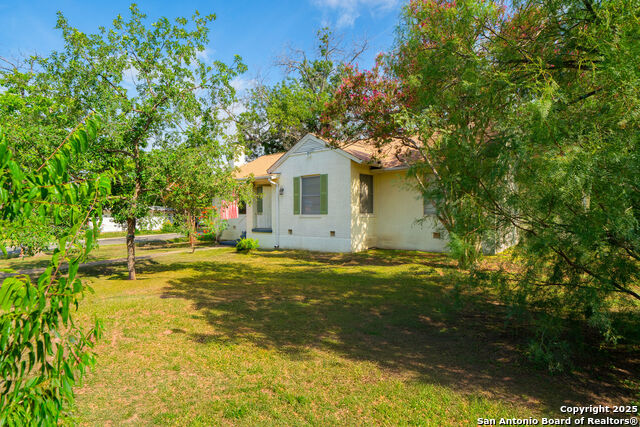 Image 2 of 27 For 133 Anne Lewis Dr