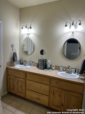 Image 10 of 19 For 177 Knollwood Cir