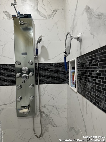 Image 12 of 19 For 177 Knollwood Cir