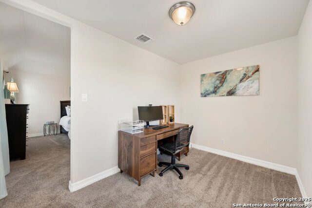 Image 24 of 52 For 208 Roundtop Hill