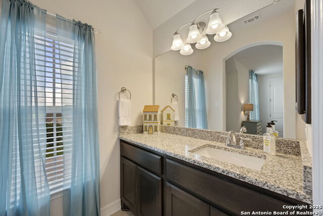 Image 27 of 52 For 208 Roundtop Hill