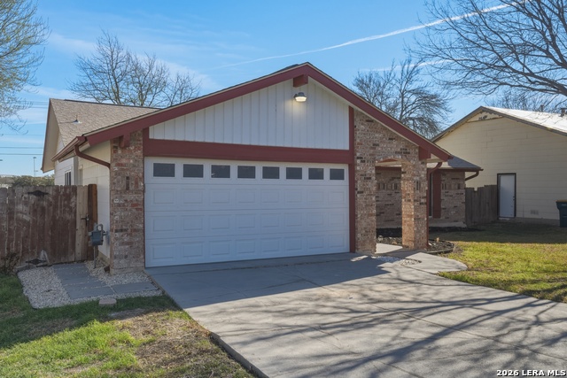 Image 2 of 39 For 7847 Grass Hollow