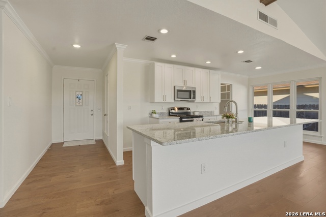 Image 6 of 39 For 7847 Grass Hollow