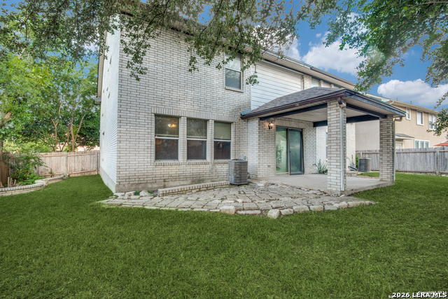 Image 12 of 25 For 140 Springtree Pkwy