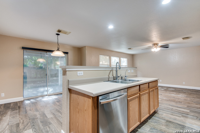 Image 5 of 25 For 140 Springtree Pkwy