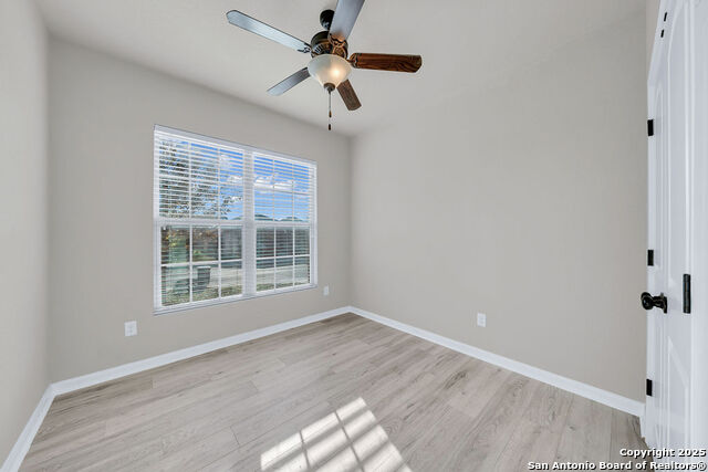 Image 15 of 31 For 10423 Francisco Way