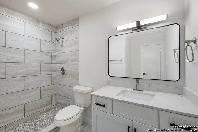 Image 9 of 12 For 340 Montclair  205