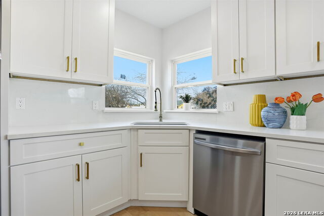 Image 10 of 25 For 2038 Woodlawn W