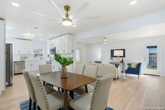 Image 12 of 25 For 2038 Woodlawn W