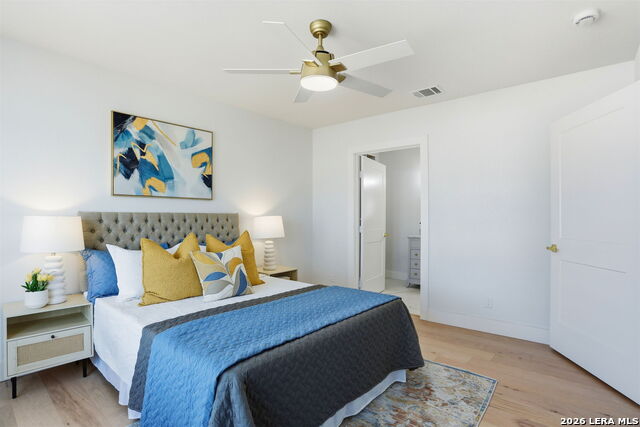 Image 14 of 25 For 2038 Woodlawn W