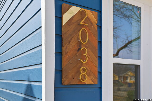 Image 2 of 25 For 2038 Woodlawn W