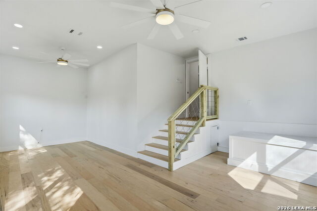 Image 21 of 25 For 2038 Woodlawn W