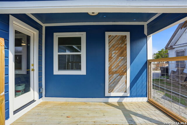 Image 22 of 25 For 2038 Woodlawn W