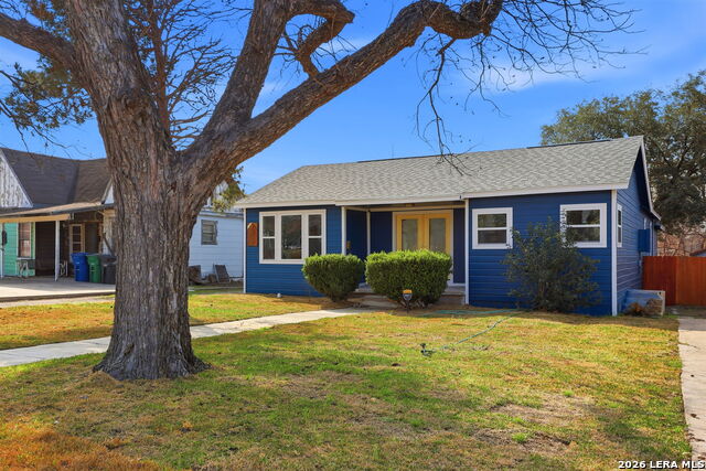 Image 3 of 25 For 2038 Woodlawn W