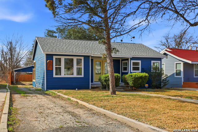 Image 4 of 25 For 2038 Woodlawn W