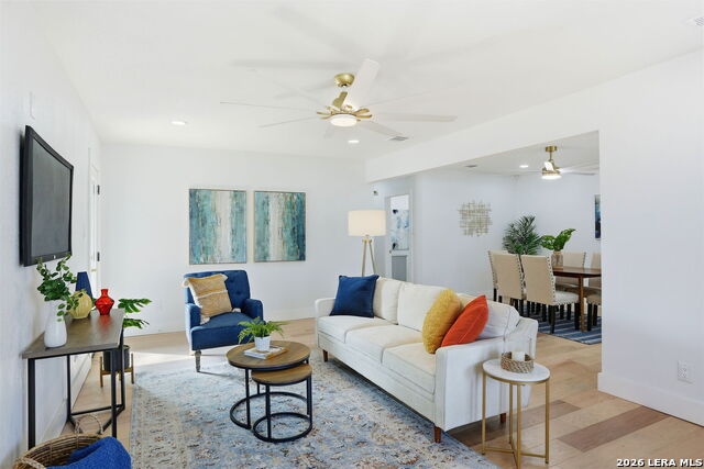 Image 8 of 25 For 2038 Woodlawn W