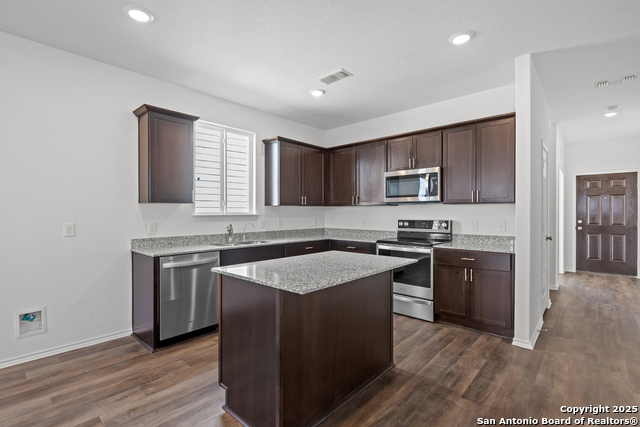 Image 7 of 31 For 5156 Bay Breeze