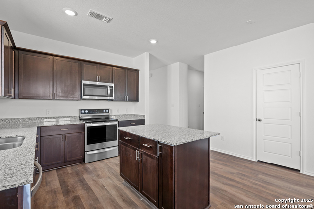 Image 9 of 31 For 5156 Bay Breeze