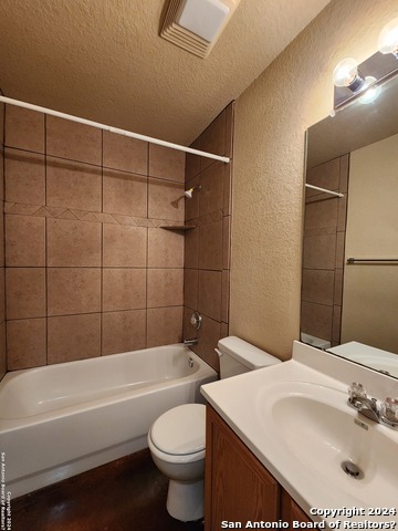 Image 16 of 25 For 1013 Misty Acres