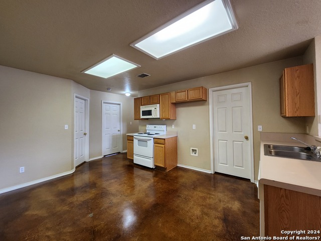 Image 8 of 25 For 1013 Misty Acres