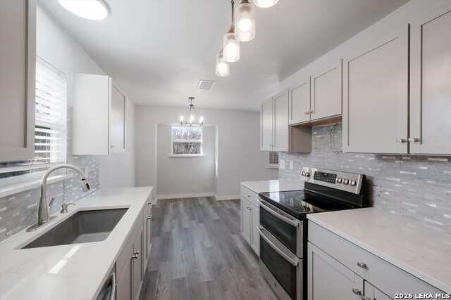 Image 12 of 30 For 5527 Colewood St