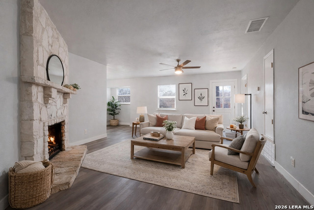 Image 3 of 30 For 5527 Colewood St