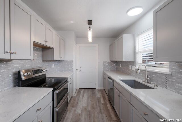 Image 9 of 30 For 5527 Colewood St