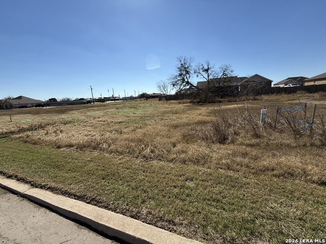 Image 2 of 4 For 705 Dickson N