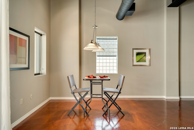 Image 14 of 24 For 214 Travis E Apt 301