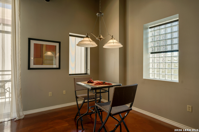 Image 15 of 24 For 214 Travis E Apt 301