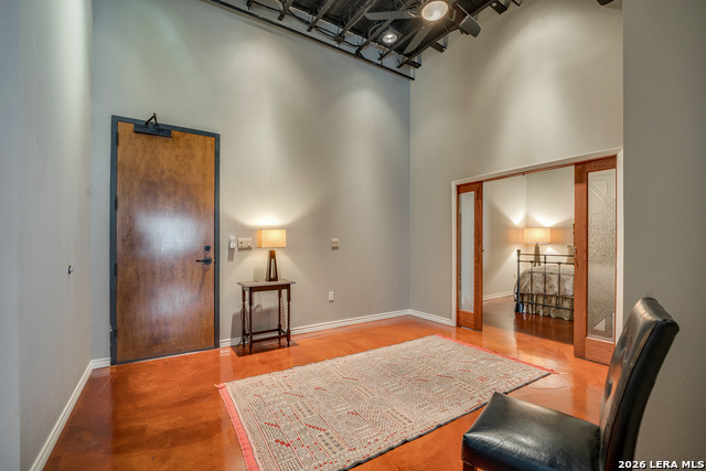 Image 23 of 24 For 214 Travis E Apt 301