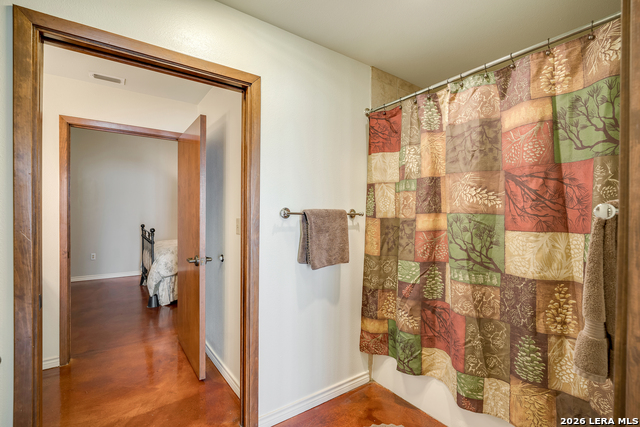 Image 7 of 24 For 214 Travis E Apt 301