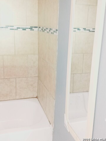 Listing photo id 8 for 2513 Quintana