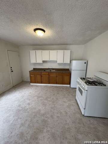 Listing photo id 0 for 2513 Quintana