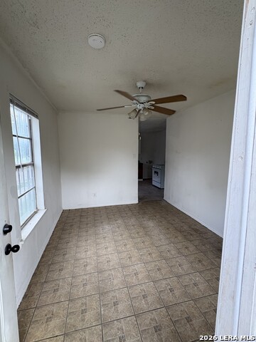 Listing photo id 2 for 2513 Quintana